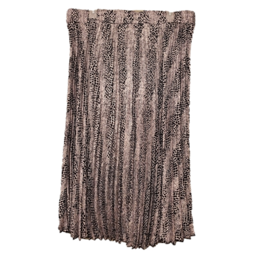 Lane Bryant accordion size 14/16 midi skirt in black and white. - Picture 7 of 8